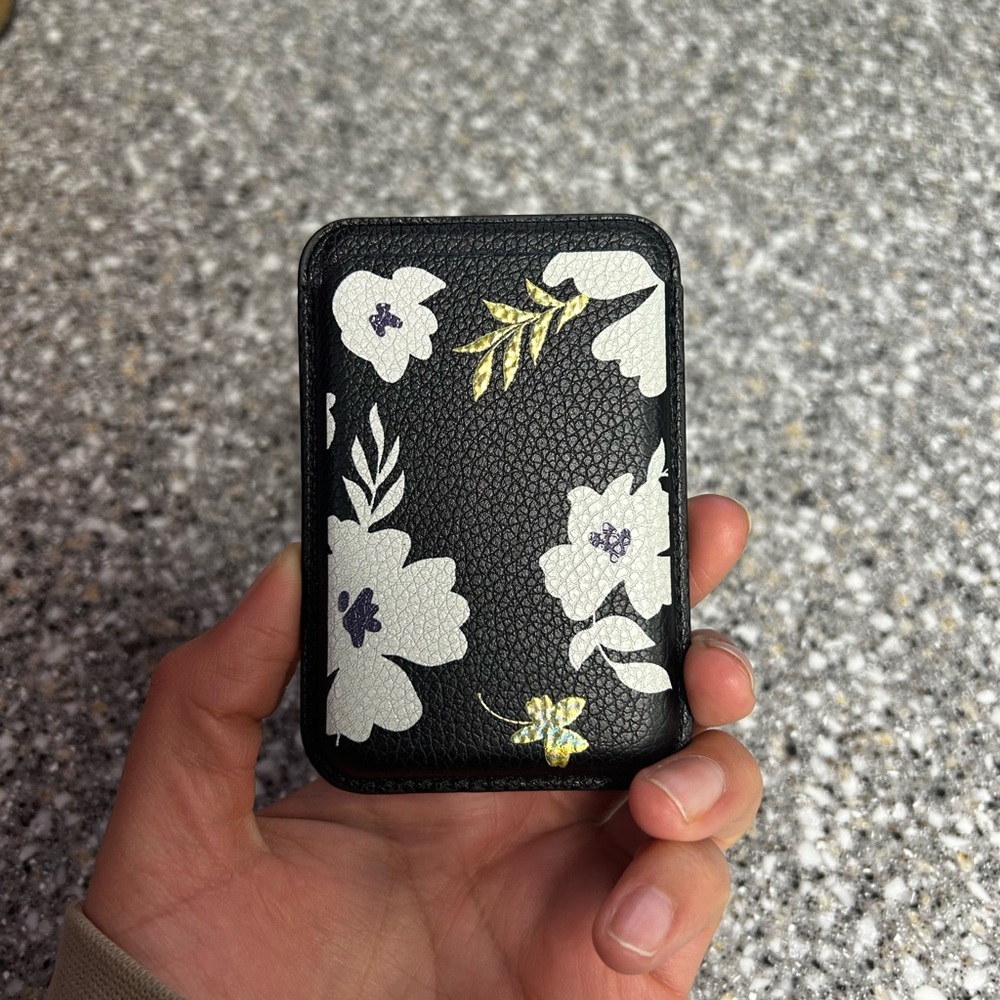 Mvmt Magnetic Cardholder
